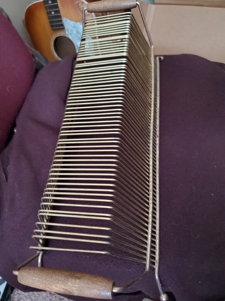 gold plated old wire record holder