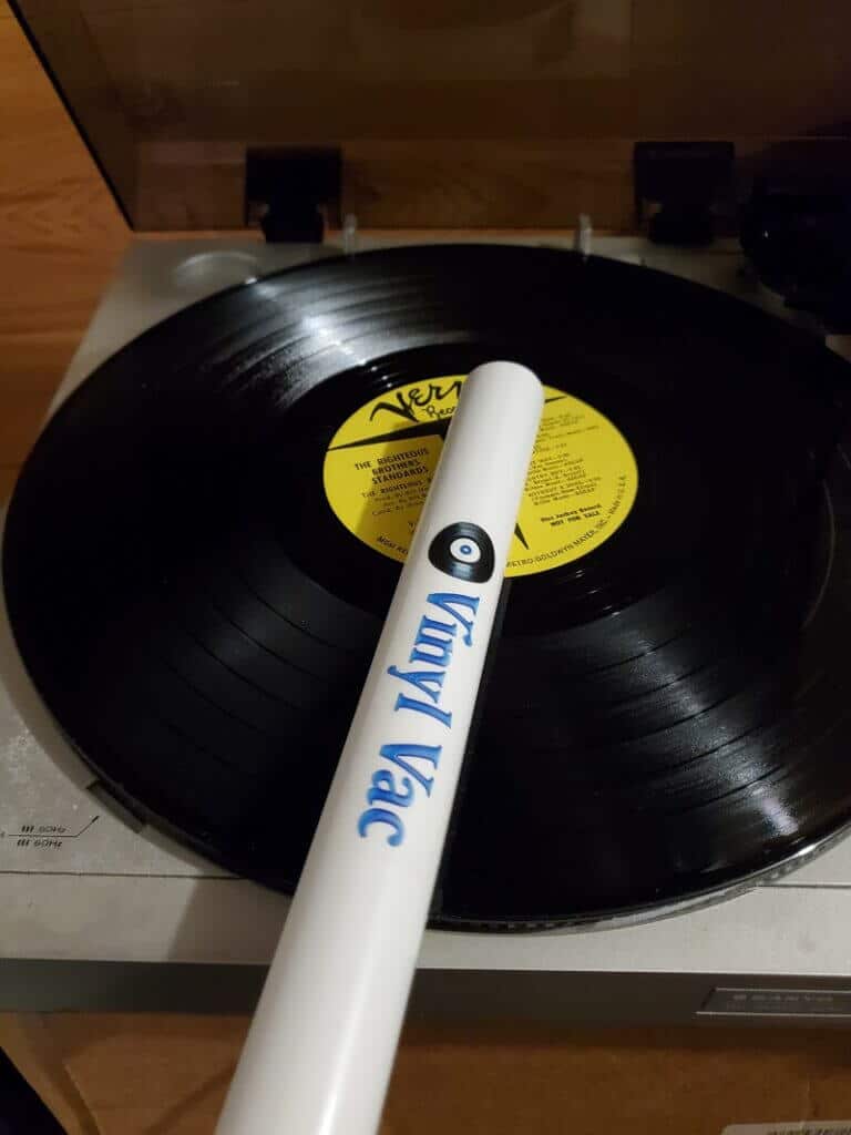 vinyl vac cleaning record
